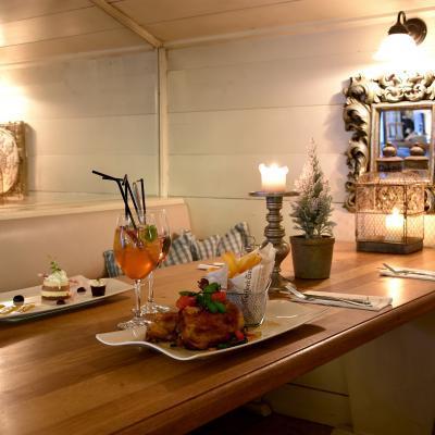 Restaurant Seestüberl 2017 Interior Table Dinner 2