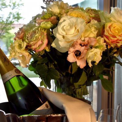 Zusatz Blumen Und Champagner Detail